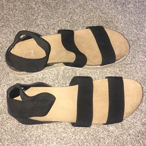 brand new black sandals platforms